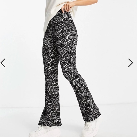 Topshop Crinkle Flared Pants in Zebra - Size 10 - Picture 1 of 9